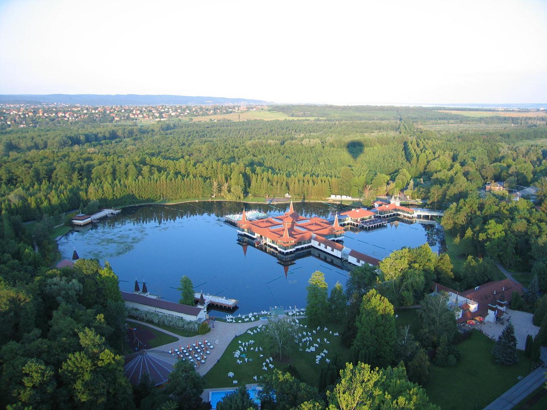 Tolena Heviz Apartments Екстериор снимка